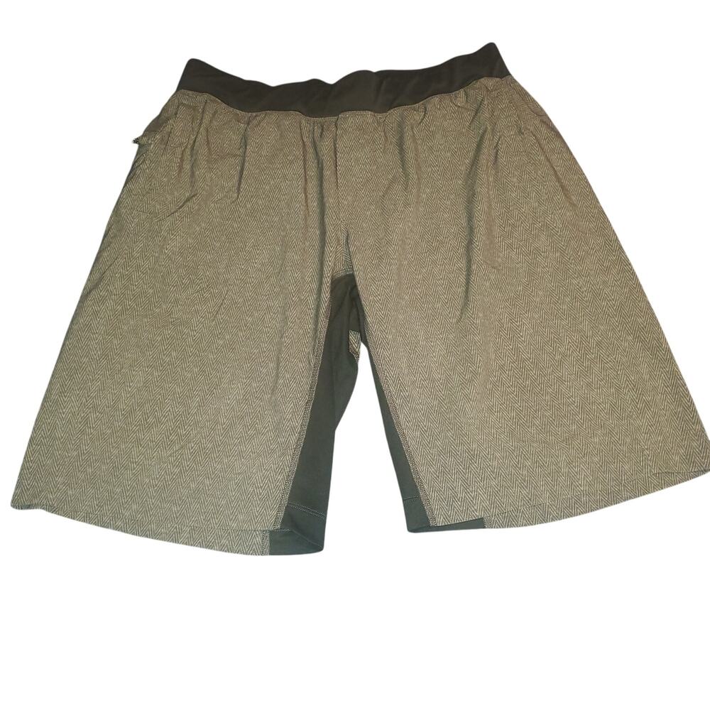 Lululemon Size L T.H.E. Short Linerless 11" in Tailored Twill Airstream Element
